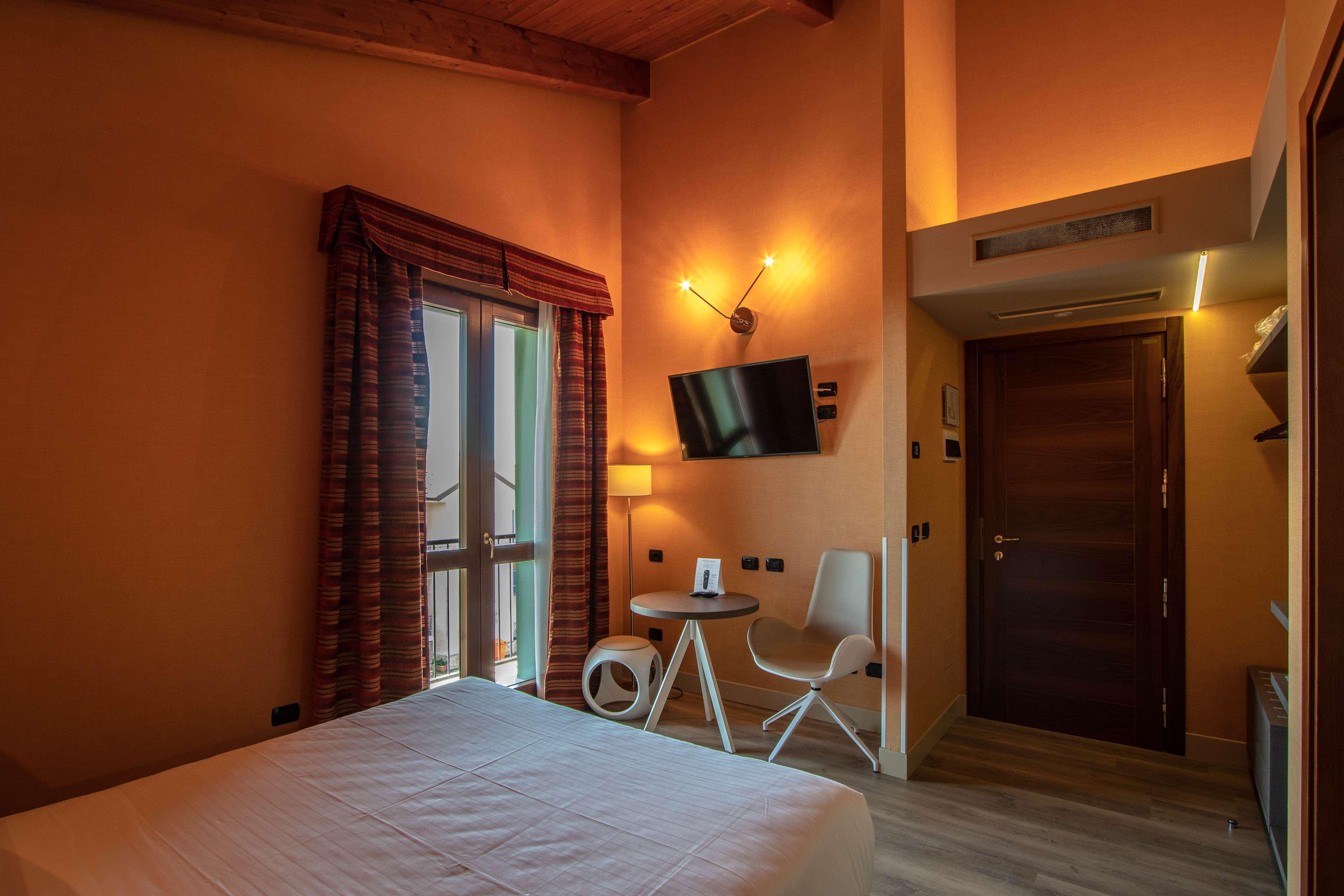 Hotel La - Sure Collection By Western