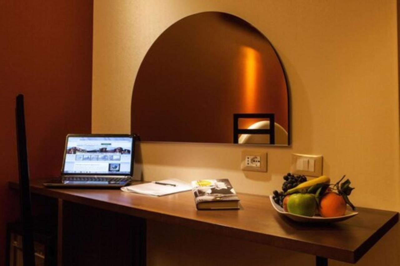 La - Sure Collection By Western Hotel